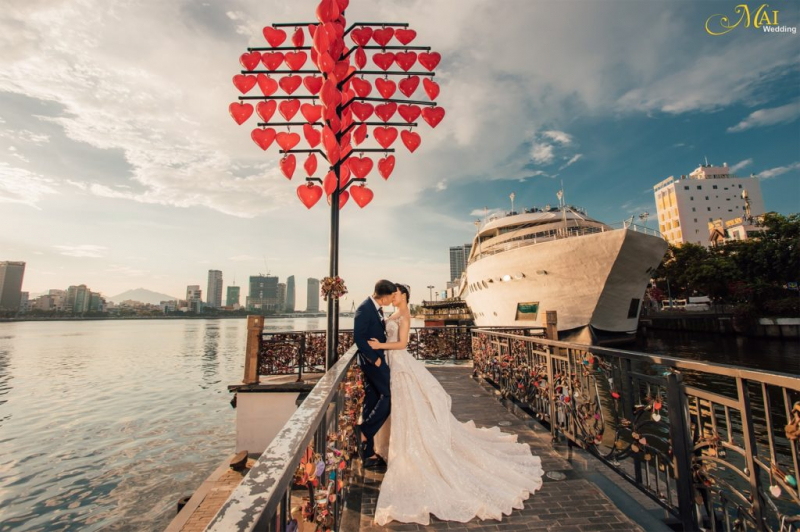Địa điểm chụp hình cưới đẹp Đà Nẵng - Cầu Tình Yêu