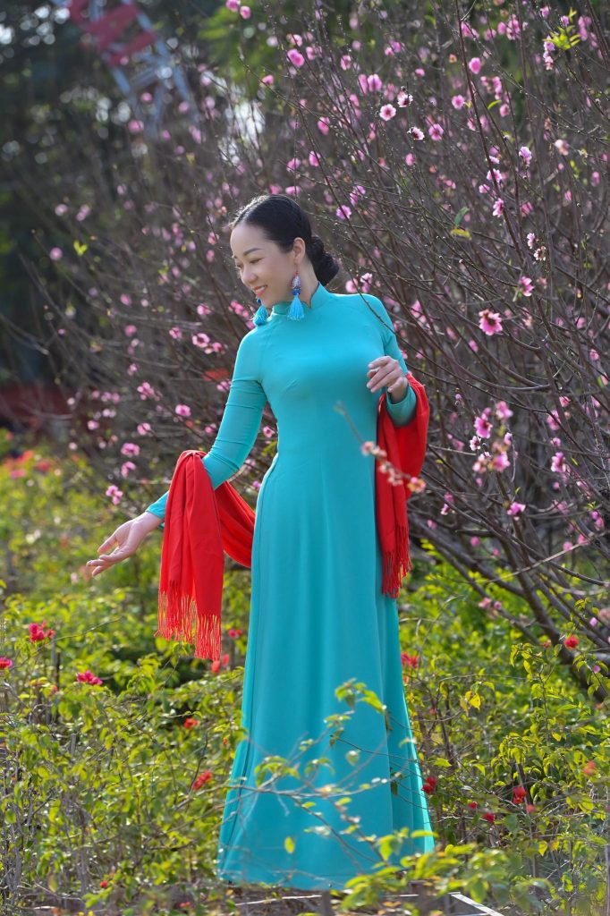 Kinh nghiệm tạo dáng chụp ảnh ngoại cảnh với áo dài đẹp