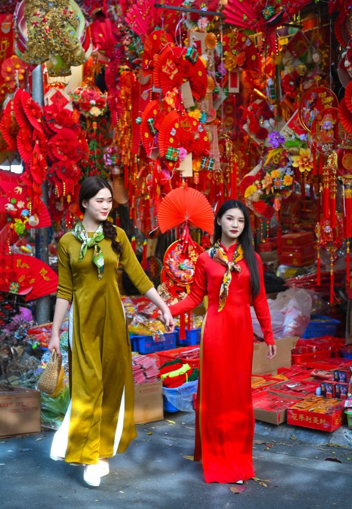 Bí quyết tạo dáng chụp áo dài ngoại cảnh đẹp nhất