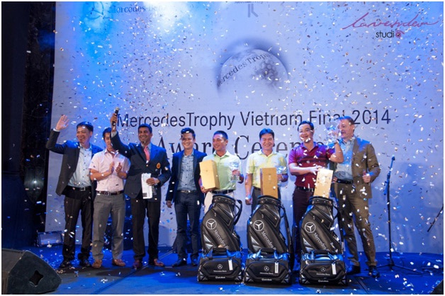 Ý nghĩa của việc chụp hình year end party năm 2025