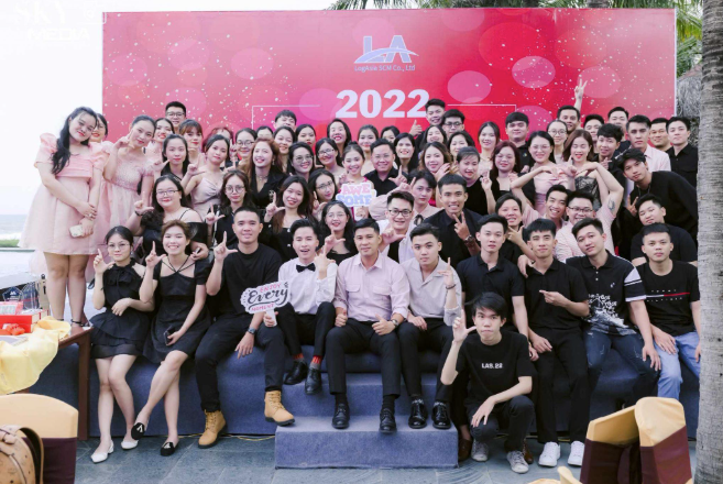 Ý nghĩa của việc chụp hình year end party năm 2025