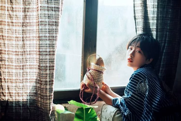 10 concept chụp hình cặp đôi tại nhà cực "xịn sò" không nên bỏ qua