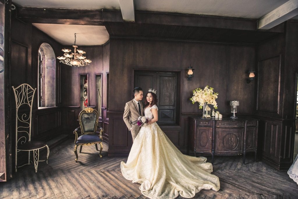 Background chụp ảnh cưới hot trend cho mùa cưới tháng 8/2025