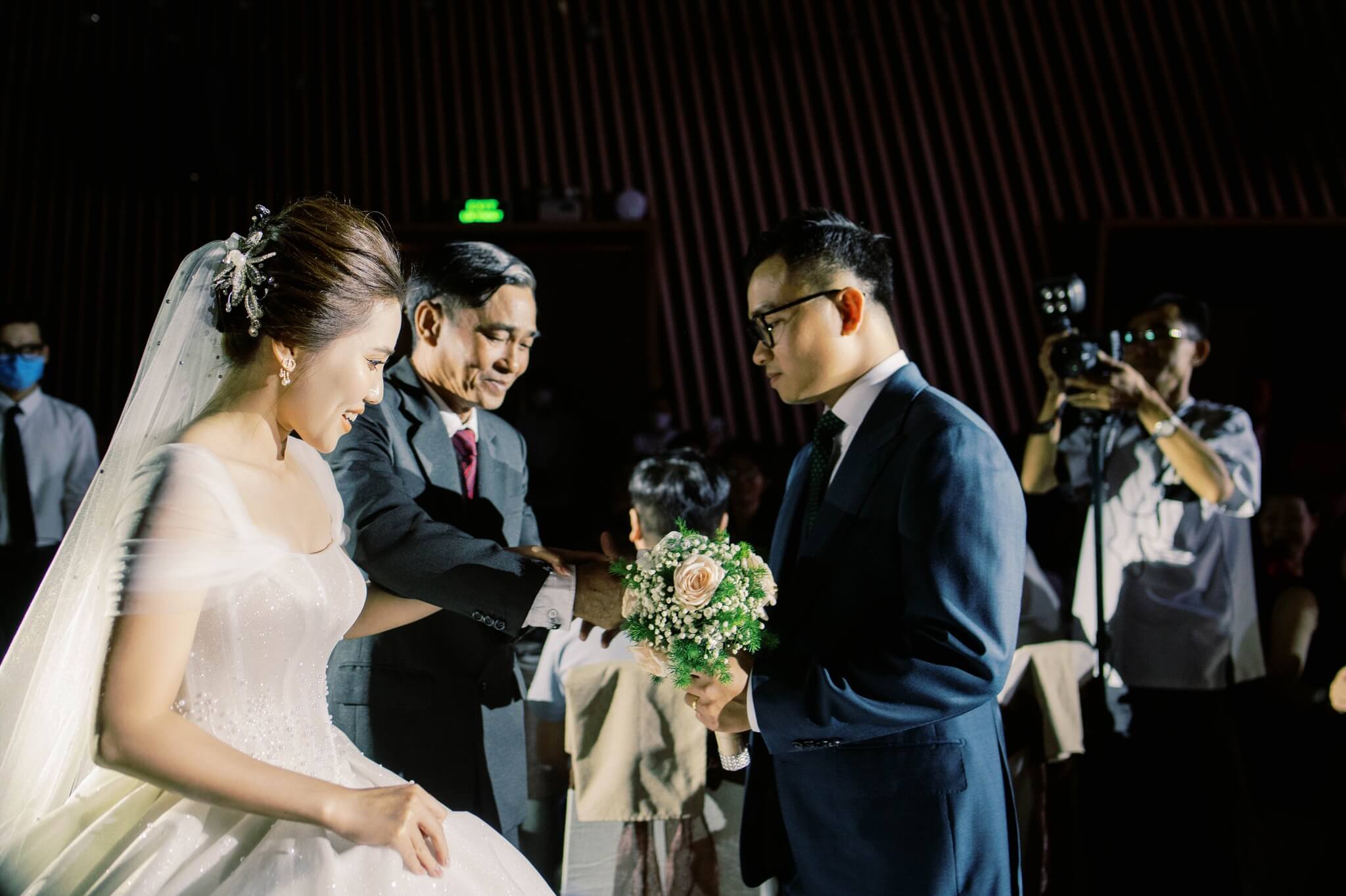 Những yếu tố ảnh hưởng đến chi phí chụp ảnh cưới trong năm 2025