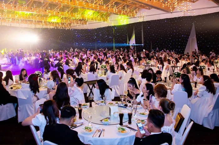 Hội An – Điểm đến nổi bật cho dịch vụ chụp ảnh year end party phong cách hoài cổ Hội An – Điểm đến nổi bật cho dịch vụ chụp ảnh year end party phong cách hoài cổ