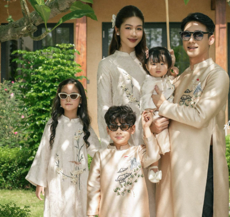 Chụp ảnh áo dài gia đình Tết 2026 – Gìn giữ nét đẹp sum vầy ngày xuân Chụp ảnh áo dài gia đình Tết 2026 – Gìn giữ nét đẹp sum vầy ngày xuân