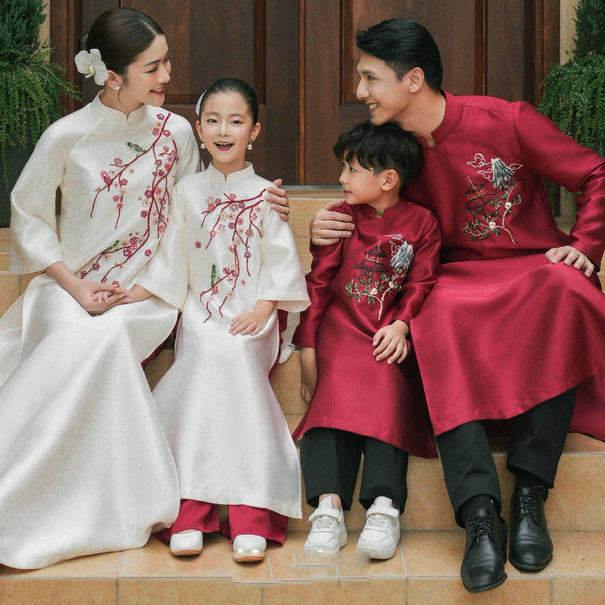 Chụp ảnh áo dài gia đình Tết 2026 – Gìn giữ nét đẹp sum vầy ngày xuân Chụp ảnh áo dài gia đình Tết 2026 – Gìn giữ nét đẹp sum vầy ngày xuân