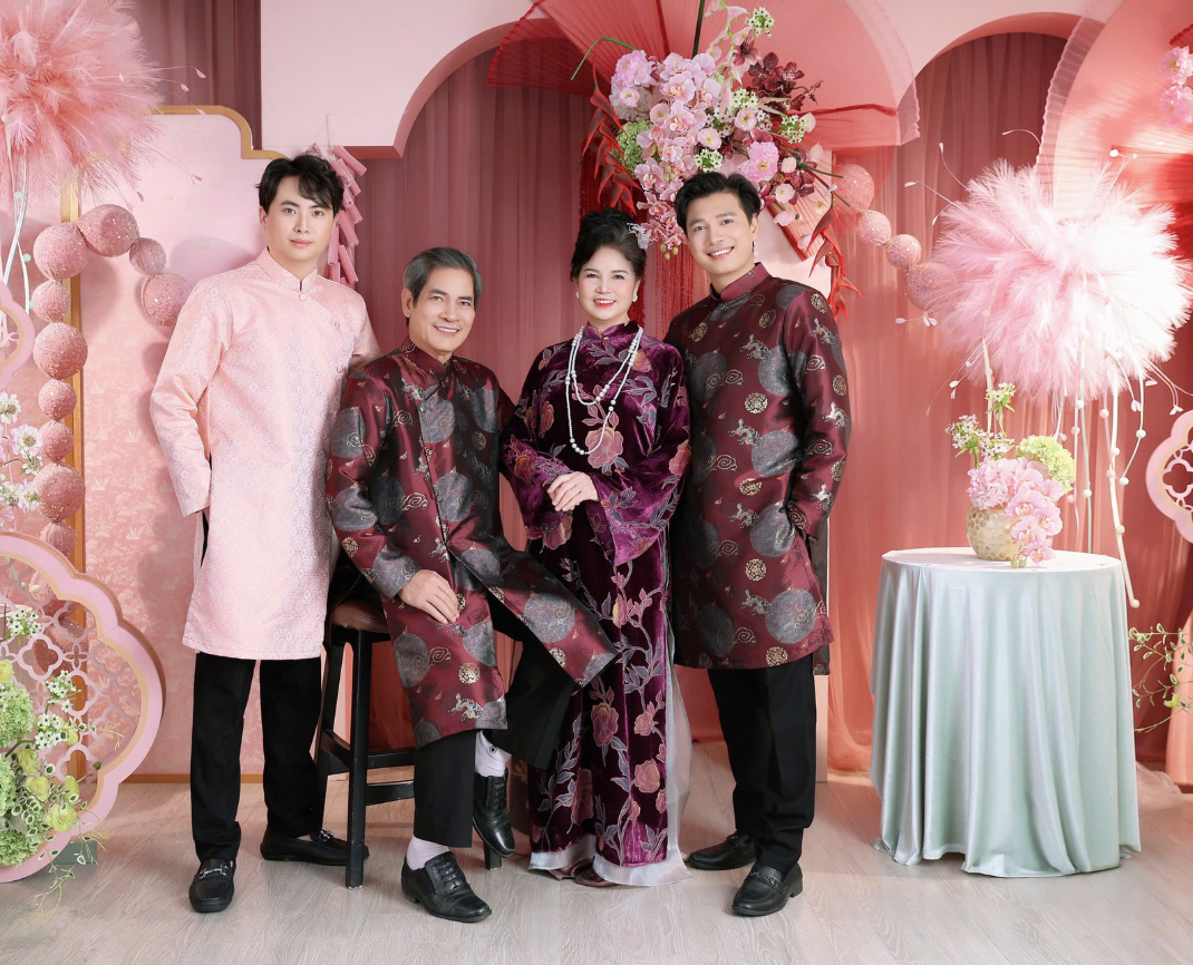 Chụp ảnh gia đình Tết 2026 tại Hà Nội – Concept truyền thống & hiện đại Chụp ảnh gia đình Tết 2026 tại Hà Nội – Concept truyền thống & hiện đại