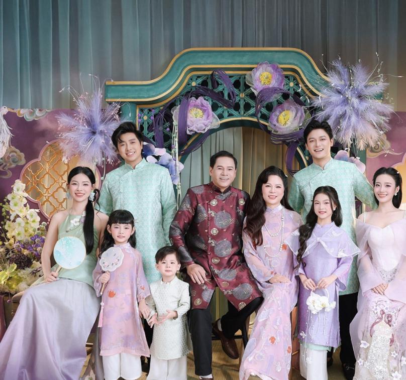 Chụp ảnh gia đình Tết 2026 tại Hà Nội – Concept truyền thống & hiện đại Chụp ảnh gia đình Tết 2026 tại Hà Nội – Concept truyền thống & hiện đại