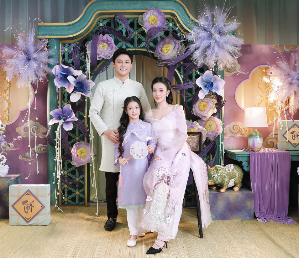 Chụp ảnh gia đình Tết 2026 tại Hà Nội – Concept truyền thống & hiện đại Chụp ảnh gia đình Tết 2026 tại Hà Nội – Concept truyền thống & hiện đại