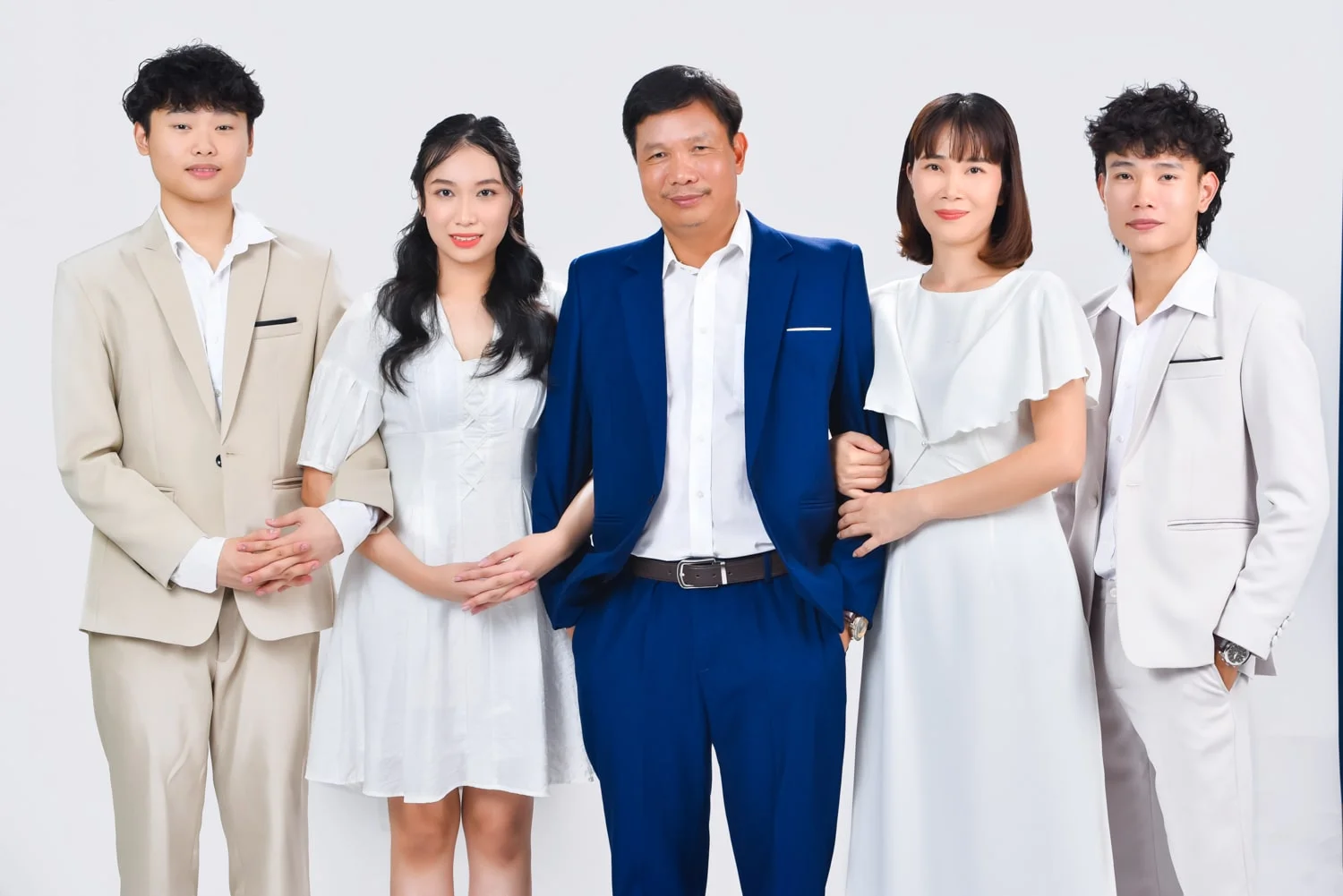 Dịch Vụ Chụp Ảnh Tết 2026 Giá Rẻ Tại TP.HCM Cho Gia Đình