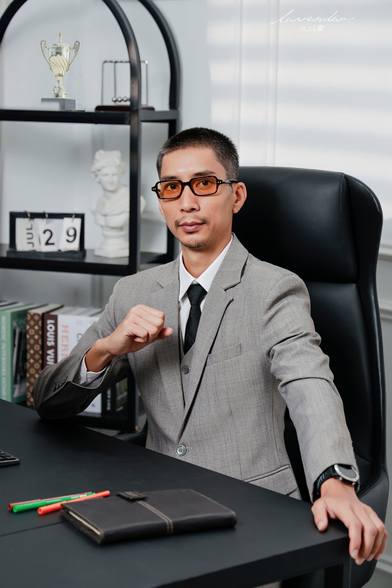 Chân Dung Doanh Nhân 2026: Sang Trọng, Đẳng Cấp Và Uy Tín