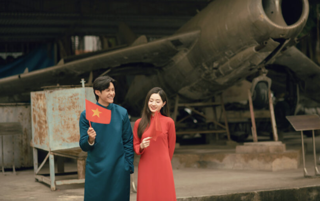 Ý tưởng chụp ảnh couple áo dài chân dung 2026