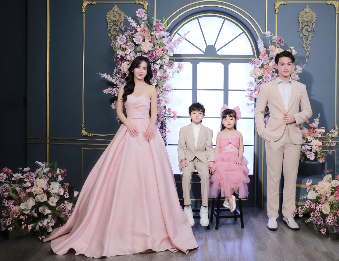 Bí Quyết Tạo Dáng Concept Gia Đình Luxury (2) Bí Quyết Tạo Dáng Concept Gia Đình Luxury (2)
