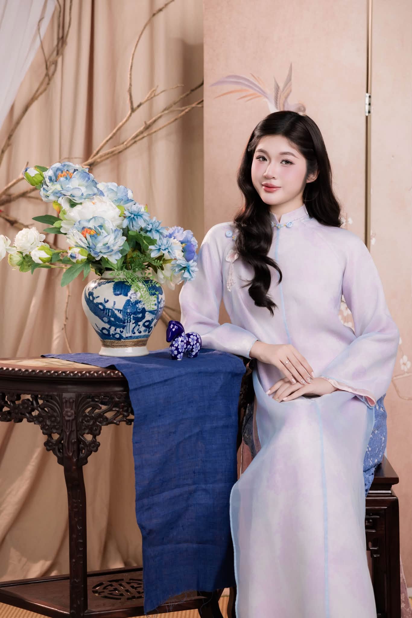Hướng dẫn chi tiết cách tạo dáng khi chụp ảnh áo dài Hướng dẫn chi tiết cách tạo dáng khi chụp ảnh áo dài