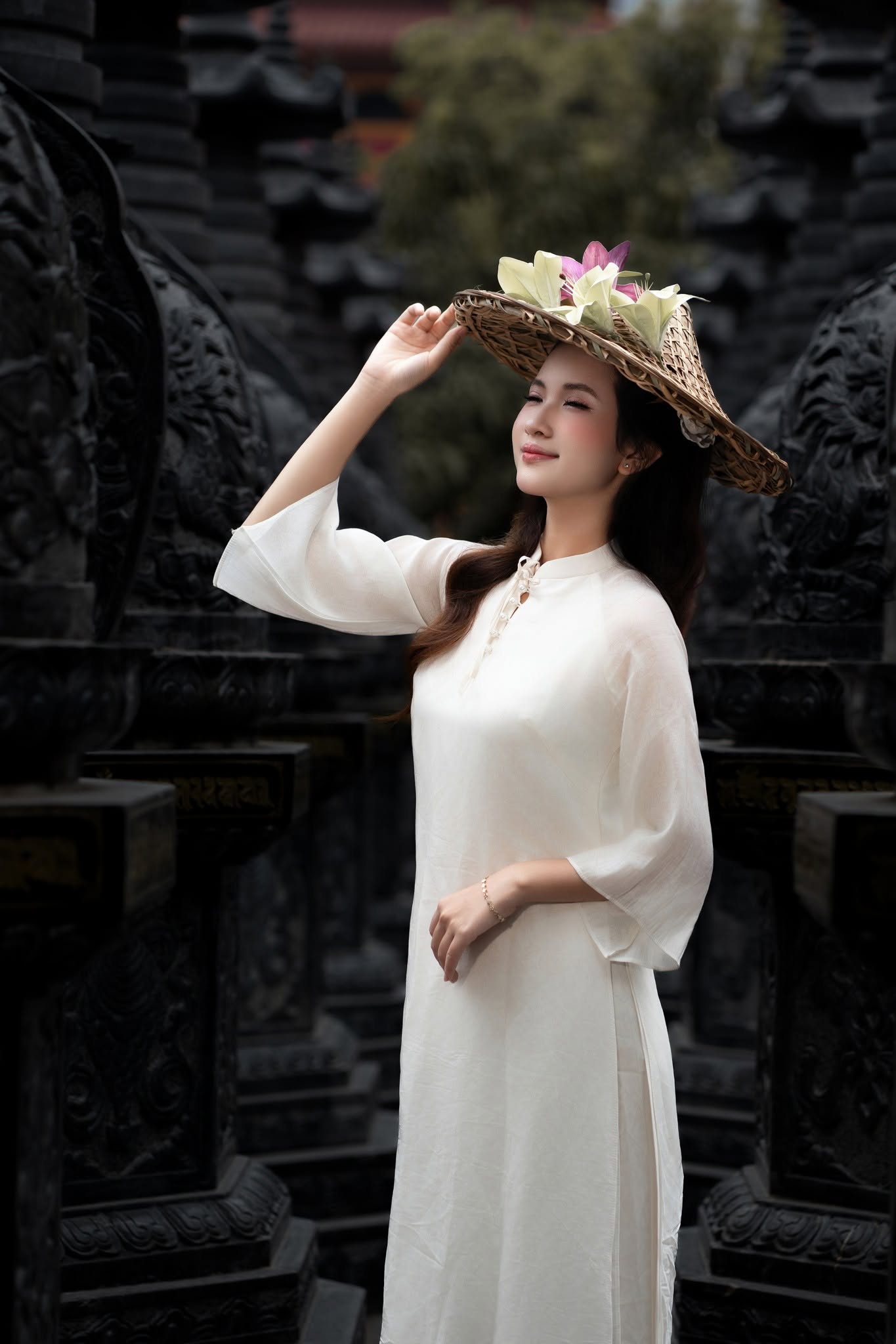 Hướng dẫn chi tiết cách tạo dáng khi chụp ảnh áo dài Hướng dẫn chi tiết cách tạo dáng khi chụp ảnh áo dài