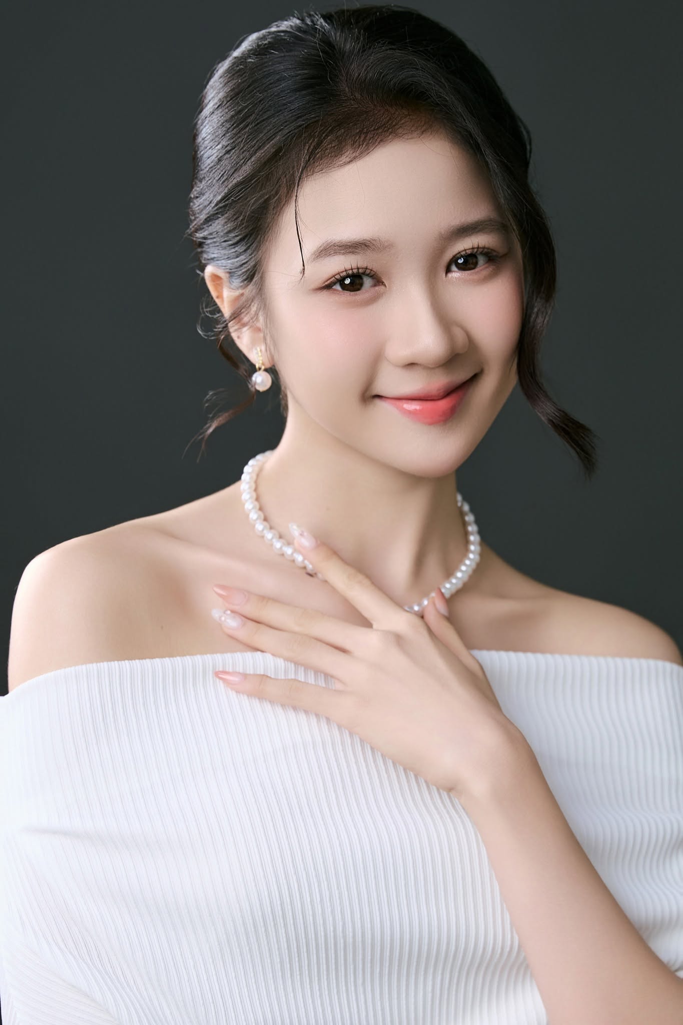 Chụp ảnh chân dung trong studio và ngoài trời khác nhau thế nào