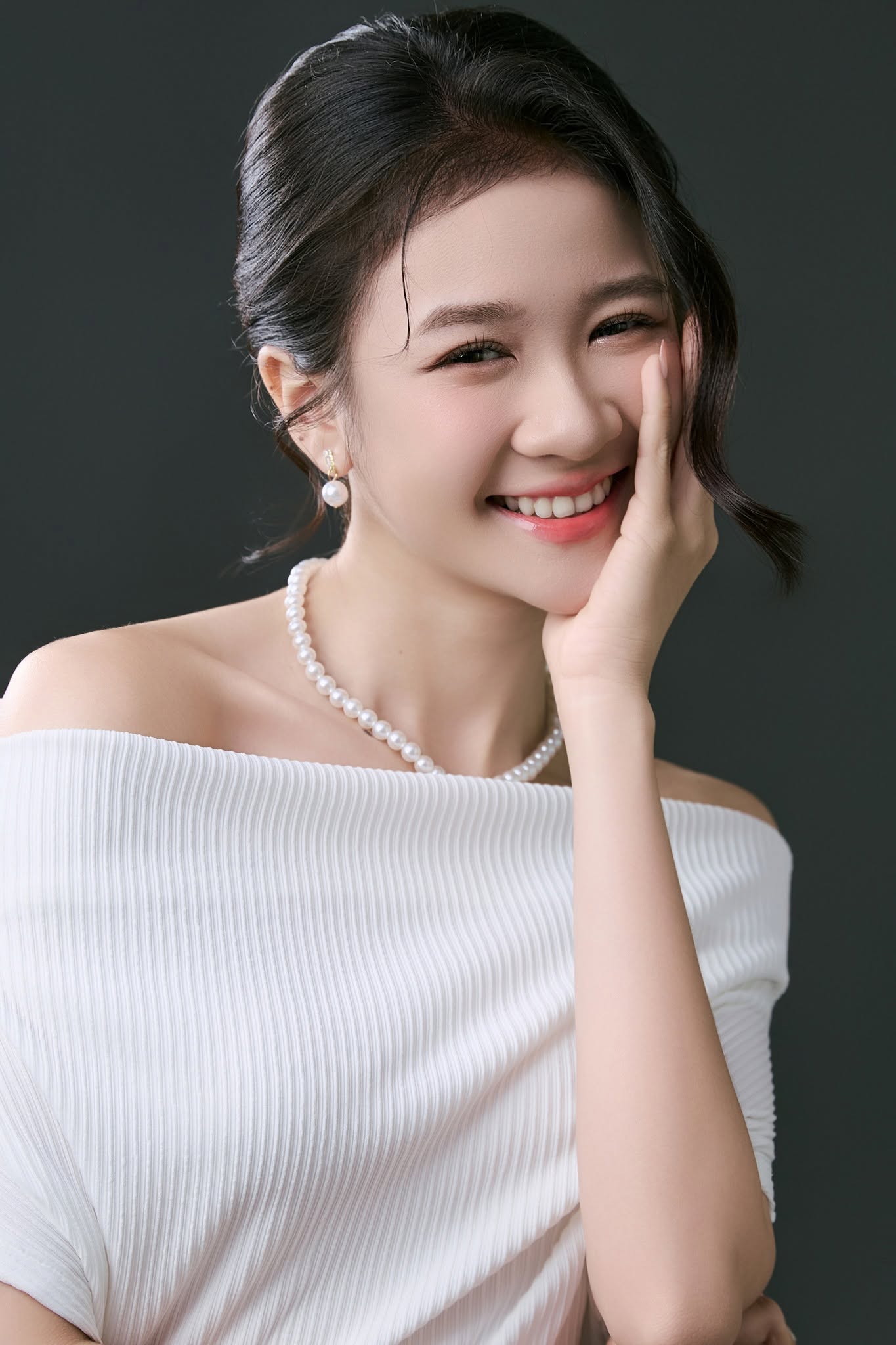 Chụp ảnh chân dung trong studio và ngoài trời khác nhau thế nào