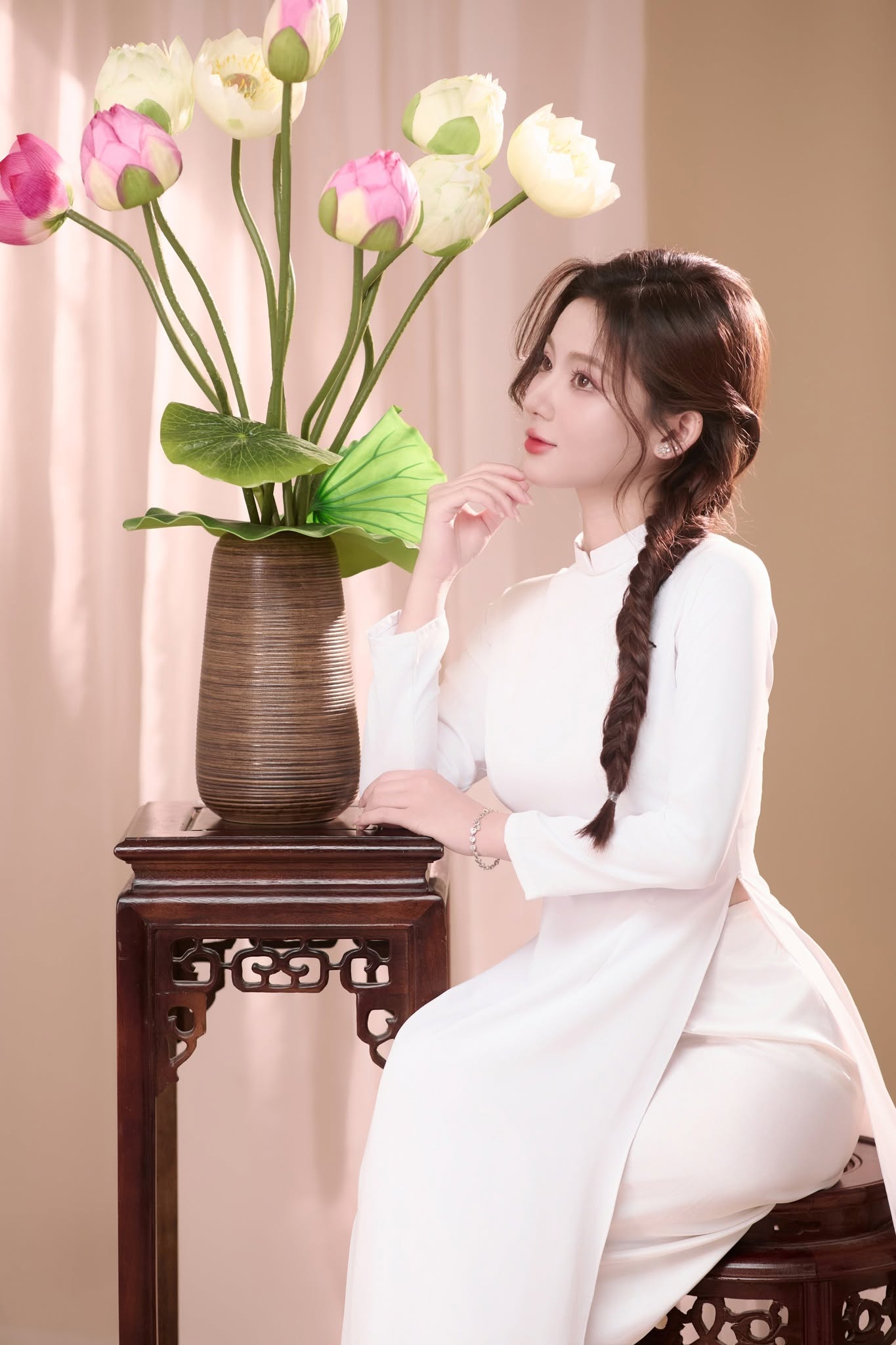 Chụp ảnh chân dung trong studio và ngoài trời khác nhau thế nào
