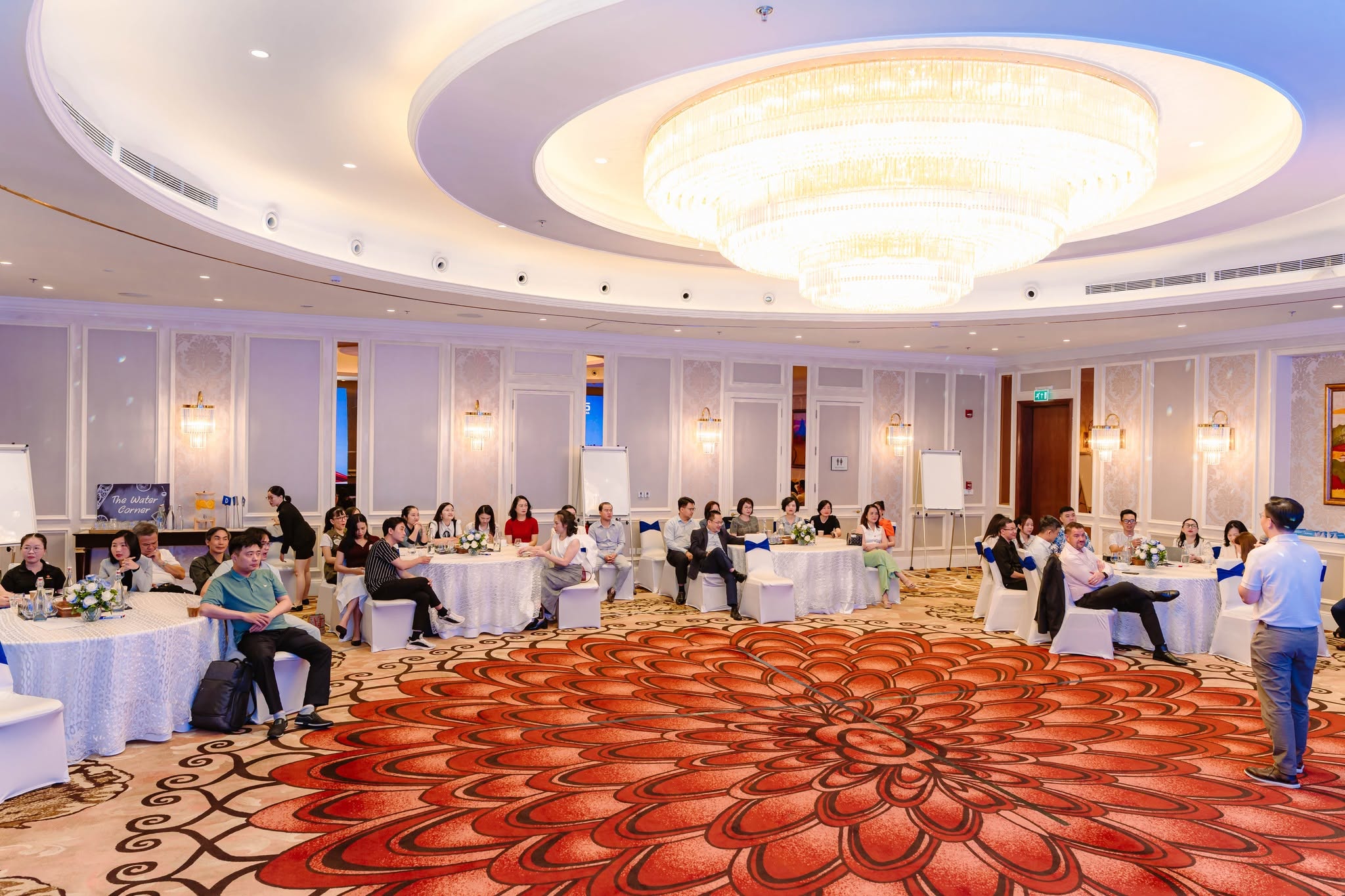 Khám phá nghệ thuật góc máy trong chụp hình sự kiện chuyên nghiệp Khám phá nghệ thuật góc máy trong chụp hình sự kiện chuyên nghiệp
