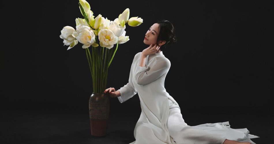 Chụp hình áo dài ở studio: Kinh nghiệm tuyệt vời cho những khoảnh khắc đáng nhớ