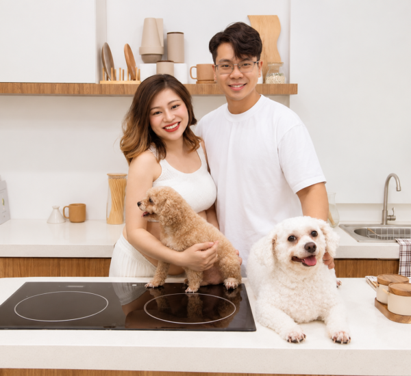 Chụp gia đình có thú cưng tại nhà, studio hay dã ngoại?